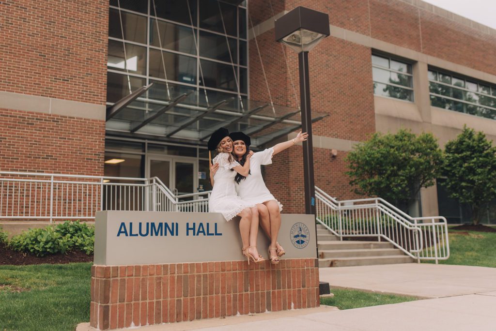 Seniors photo session on college campus